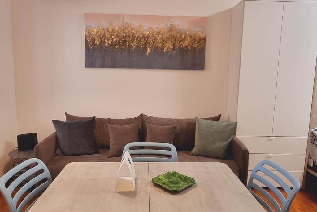 My House&Apartments Agrate Brianza Bagian luar foto